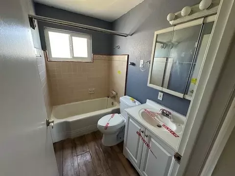 Bath - 1725 E 22nd St, Merced, CA 95340 photo 1 of 1