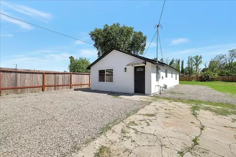 Exterior - 4859 Arboga Rd, Olivehurst, CA 95961 photo 3 of 17