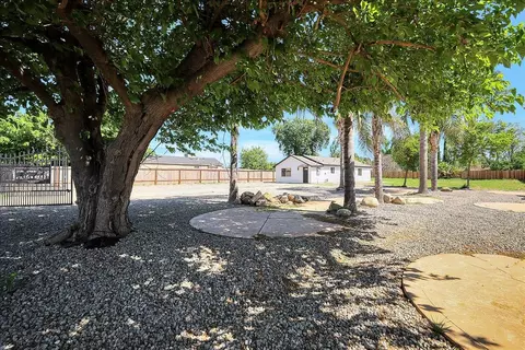 Exterior - 4859 Arboga Rd, Olivehurst, CA 95961 photo 8 of 17