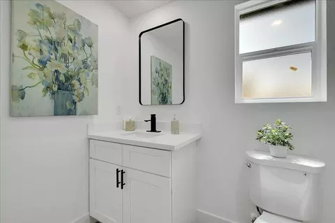 Bath - 4859 Arboga Rd, Olivehurst, CA 95961 photo 1 of 4