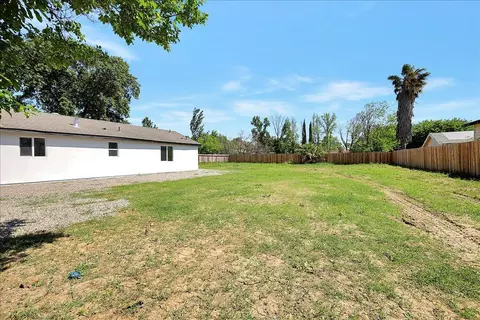Exterior - 4859 Arboga Rd, Olivehurst, CA 95961 photo 11 of 17