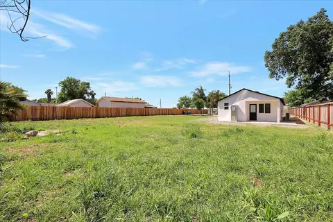 Exterior - 4859 Arboga Rd, Olivehurst, CA 95961 photo 14 of 17
