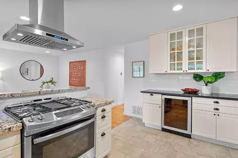 Kitchen - 2222 Loyola Dr, Davis, CA 95618 photo 6 of 7