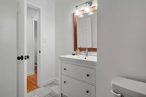 Bath - 2222 Loyola Dr, Davis, CA 95618 photo 2 of 4