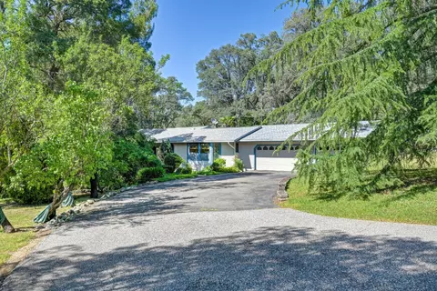 4220 Miller Oak Dr, Auburn, CA 95602