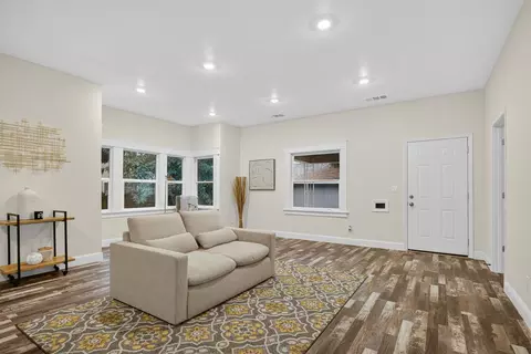 Living - 400 Pacific, Lodi, CA 95242 photo 7 of 7