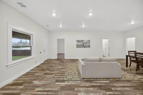 Living - 400 Pacific, Lodi, CA 95242 photo 3 of 7