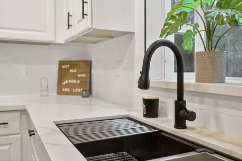 Kitchen - 400 Pacific, Lodi, CA 95242 photo 2 of 3