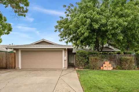 1411 Camphor Ln, Davis, CA 95618