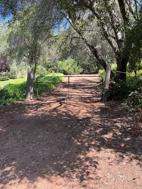 202 Mulberry Ln, Auburn, CA 95603