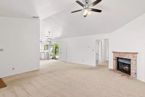 Living - 2016 Zeeland Ct, Modesto, CA 95356 photo 4 of 6