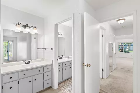 Entry Way - 2016 Zeeland Ct, Modesto, CA 95356 photo 2 of 2
