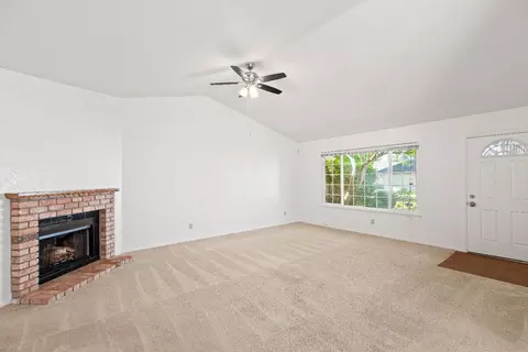 Living - 2016 Zeeland Ct, Modesto, CA 95356 photo 2 of 6