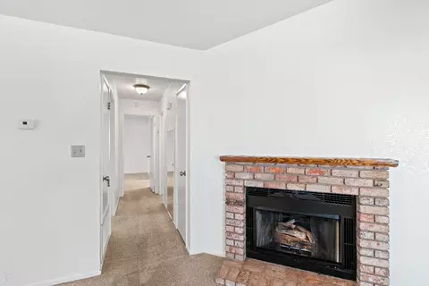 Entry Way - 2016 Zeeland Ct, Modesto, CA 95356 photo 1 of 2