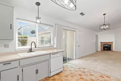 Living - 2016 Zeeland Ct, Modesto, CA 95356 photo 6 of 6