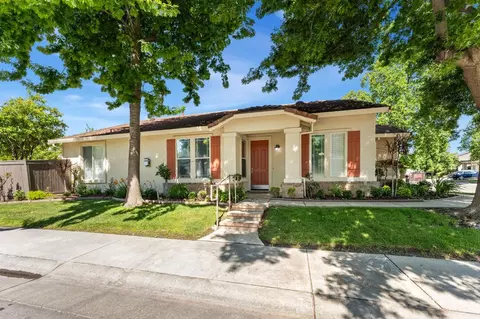 5 Adkinson Ct, Sacramento, CA 95835