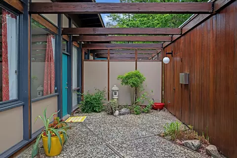 Exterior - 2 Parkside Dr, Davis, CA 95616 photo 1 of 7