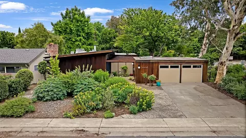 Exterior - 2 Parkside Dr, Davis, CA 95616 photo 5 of 7