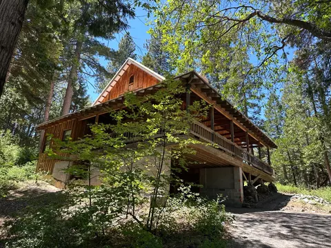 2723 Navajo Dr, Arnold, CA 95223