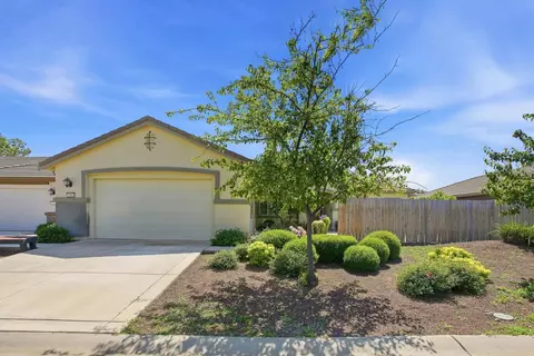 2064 Earhart Way, Plumas Lake, CA 95961