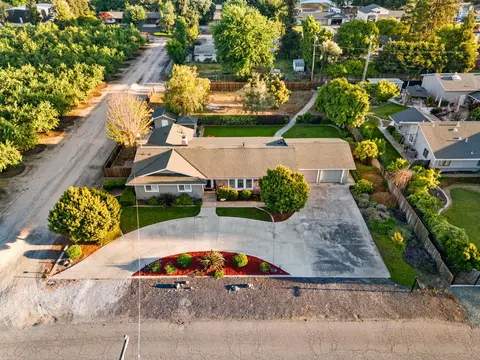 1360 Crawford Rd, Modesto, CA 95357