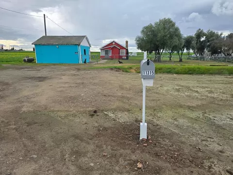 11315 Childs Ave, Le Grand, CA 95333