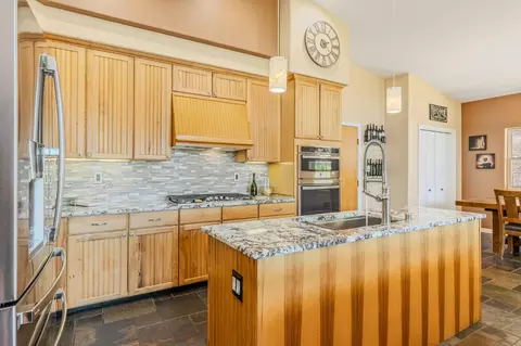 Kitchen - 1330 Lower Lake Dr, Placerville, CA 95667 photo 4 of 7