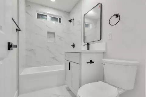Bath - 3214 U St, Antelope, CA 95843 photo 1 of 2