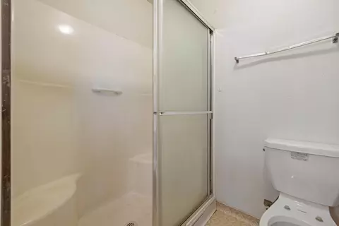 Bath - 1737 Bingham Ln, Manteca, CA 95336 photo 3 of 3