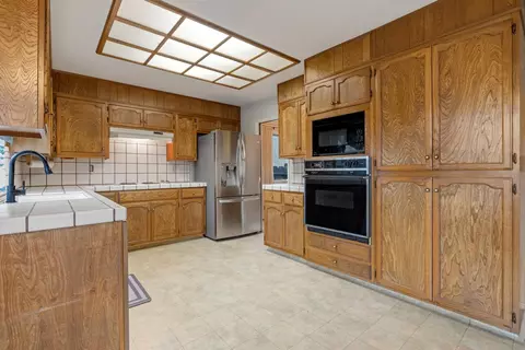 Kitchen - 1737 Bingham Ln, Manteca, CA 95336 photo 2 of 6