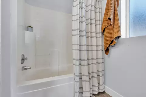 Bath - 103 Winder Rd, Colfax, CA 95713 photo 2 of 3
