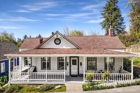 215 Nevada St, Nevada City, CA 95959
