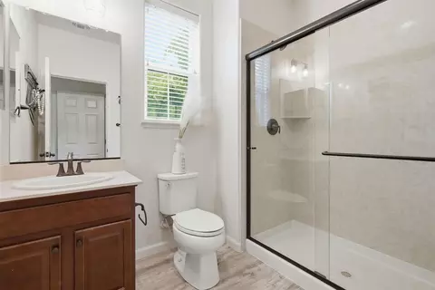 Bath - 128 Dowd Ct, Folsom, CA 95630 photo 1 of 6