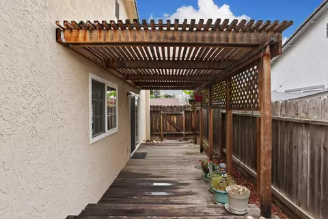 Exterior - 929 Kapareil Dr, Tracy, CA 95376 photo 9 of 14