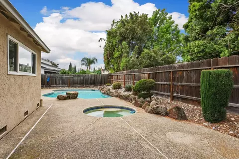 Exterior - 929 Kapareil Dr, Tracy, CA 95376 photo 12 of 14