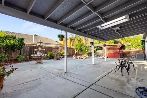 Exterior - 1413 Villette Ct, Modesto, CA 95356 photo 2 of 6