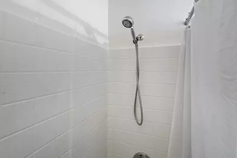 Bath - 1413 Villette Ct, Modesto, CA 95356 photo 2 of 12
