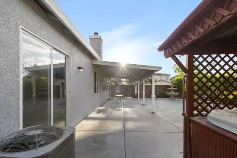 Exterior - 1413 Villette Ct, Modesto, CA 95356 photo 4 of 6