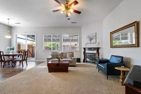 Living - 1413 Villette Ct, Modesto, CA 95356 photo 4 of 7