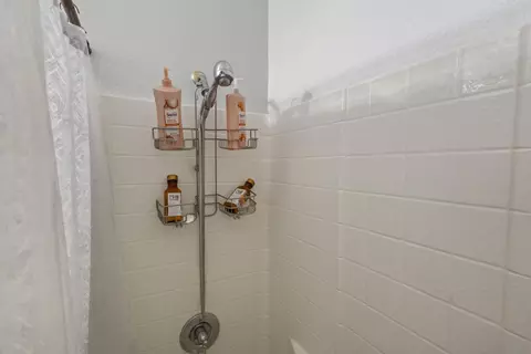 Bath - 1413 Villette Ct, Modesto, CA 95356 photo 7 of 12