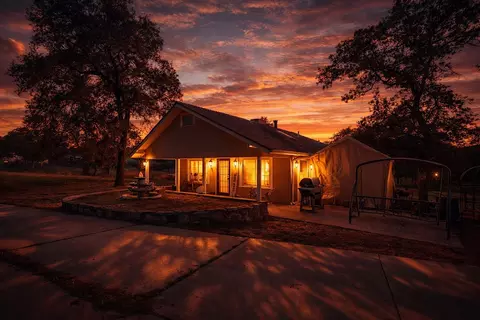 9759 Creekside Dr, Coulterville, CA 95311