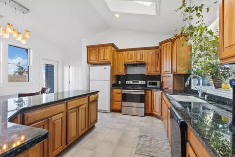 Kitchen - 44643 County Road 29, Davis, CA 95618 photo 1 of 3