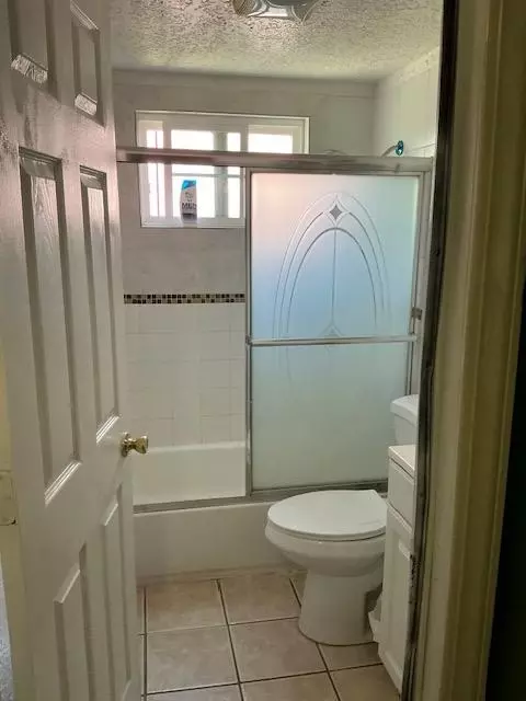 Bath - 1629 Tonilane, Modesto, CA 95351 photo 1 of 4