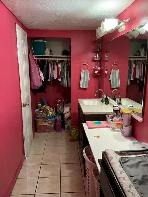 Bath - 1629 Tonilane, Modesto, CA 95351 photo 3 of 4