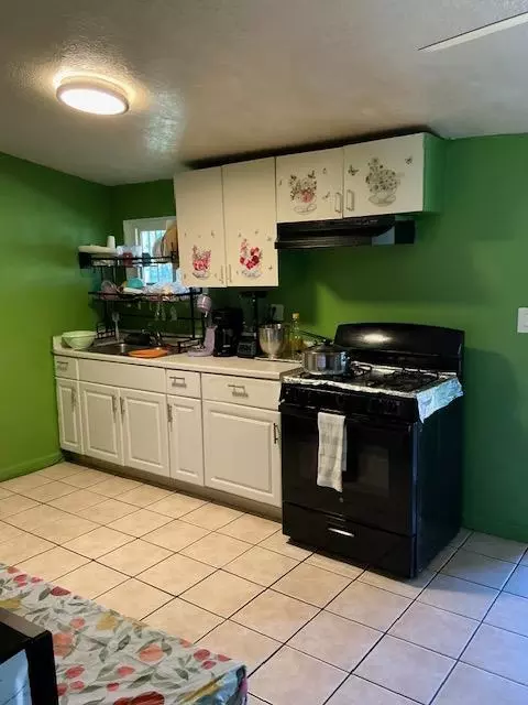 Kitchen - 1629 Tonilane, Modesto, CA 95351 photo 1 of 2