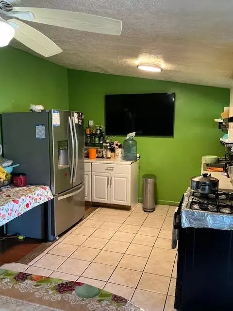 Kitchen - 1629 Tonilane, Modesto, CA 95351 photo 2 of 2