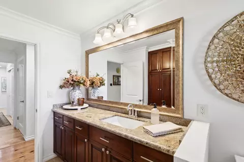 Bath - 44349 N El Macero Dr, El Macero, CA 95618 photo 5 of 6