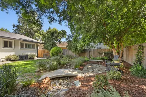 Exterior - 44349 N El Macero Dr, El Macero, CA 95618 photo 5 of 13