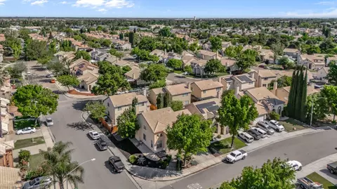 View/Area - 1977 Grove Ct, Tracy, CA 95376 photo 3 of 6