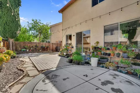 Exterior - 1977 Grove Ct, Tracy, CA 95376 photo 5 of 6